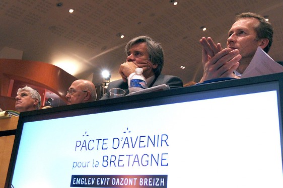 pacte-banc-ministres-2-photo-patrick-desjardins