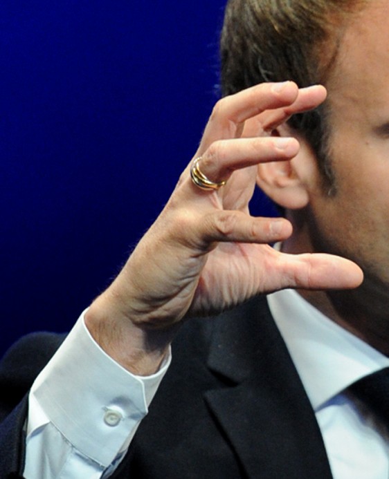Emmanuel-Macron main-1 Photo-Patrick -Desjardins-©