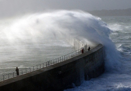 Bretagne : Alerte météo Vigilance vent violent et vagues-submersion