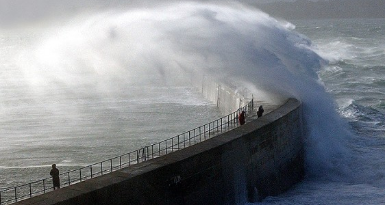 Bretagne : Alerte météo Vigilance vent violent et vagues-submersion